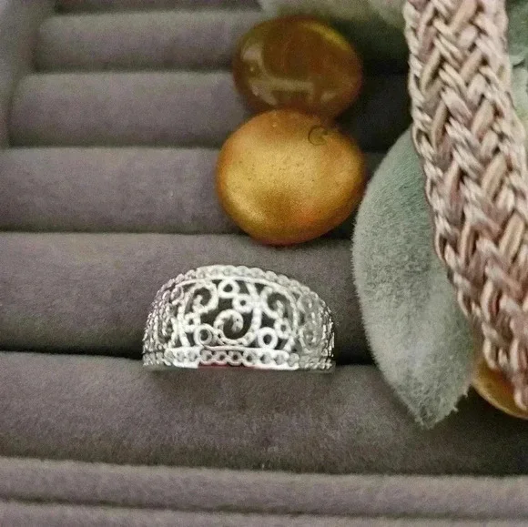 Luxury 925 sterling silver, cute charm, ring mesh design size 9. - Picture 4 of 4